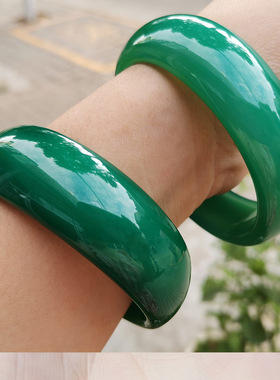 加宽加厚绿色水晶玛瑙玉髓手镯