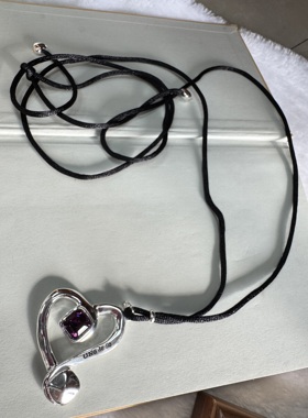 西班牙UNOde50复古心形镶钻毛衣链女小众黑色皮革项链简约气质