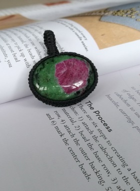 天然红绿宝吊坠纯手工蜡线/玉线包边幸运石男女毛衣坠