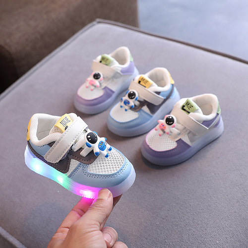 闪光夏季宝宝鞋软底学步鞋0-1-2岁3透气镂空网鞋男女童运动凉鞋 - 图1