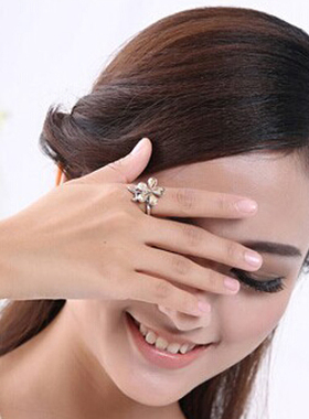 漂亮粉色花朵水晶甜美风饰品戒指