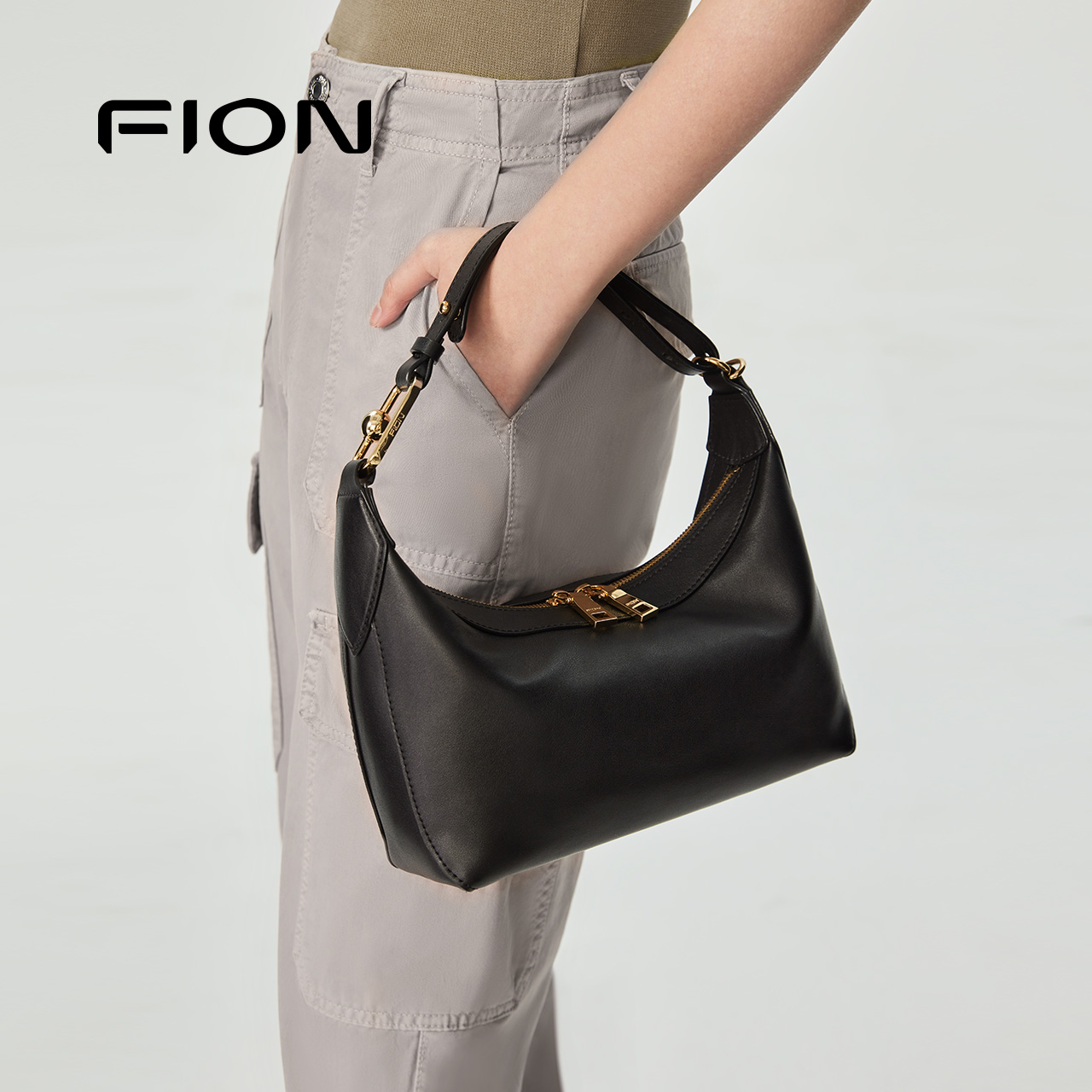 Fion/菲安妮真皮法棍腋下包 新款小众牛皮法式月牙斜挎女单肩包包