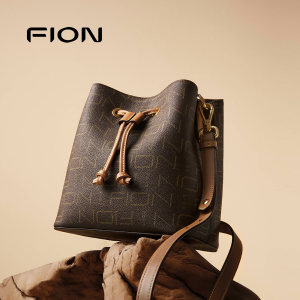 Fion/菲安妮老花水桶包2024新款上班小拎包抽绳轻奢感休闲斜挎包