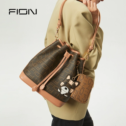Fion/菲安妮 Вместительная и большая сумка через плечо