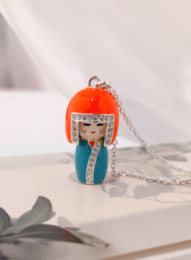 陶瓷娃娃吊坠项链女毛衣链长款