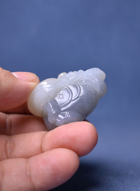 和田玉洒金皮青花独籽料如意金蟾