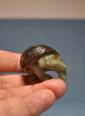 黑皮沙枣青籽料龙龟把件文房雅玩