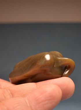 新疆和田玉糖沁籽料辣椒钢板料