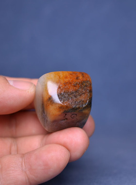 30克红皮白玉籽料聚宝盆把件香插