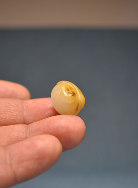 洒金皮白玉独籽料猴吊坠手串配珠