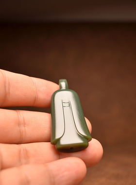 新疆和田玉黑青籽料翁仲挂件把件