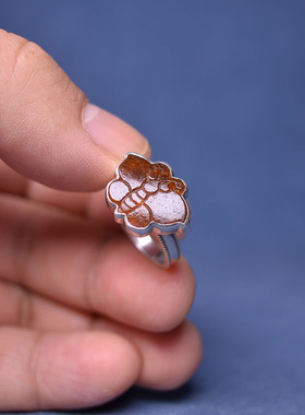 内径17和田玉枣红皮籽料蝴蝶戒指