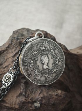 1993英国5英镑女王加冕40周年克朗硬币记忆盒铜合金吊坠创意礼物