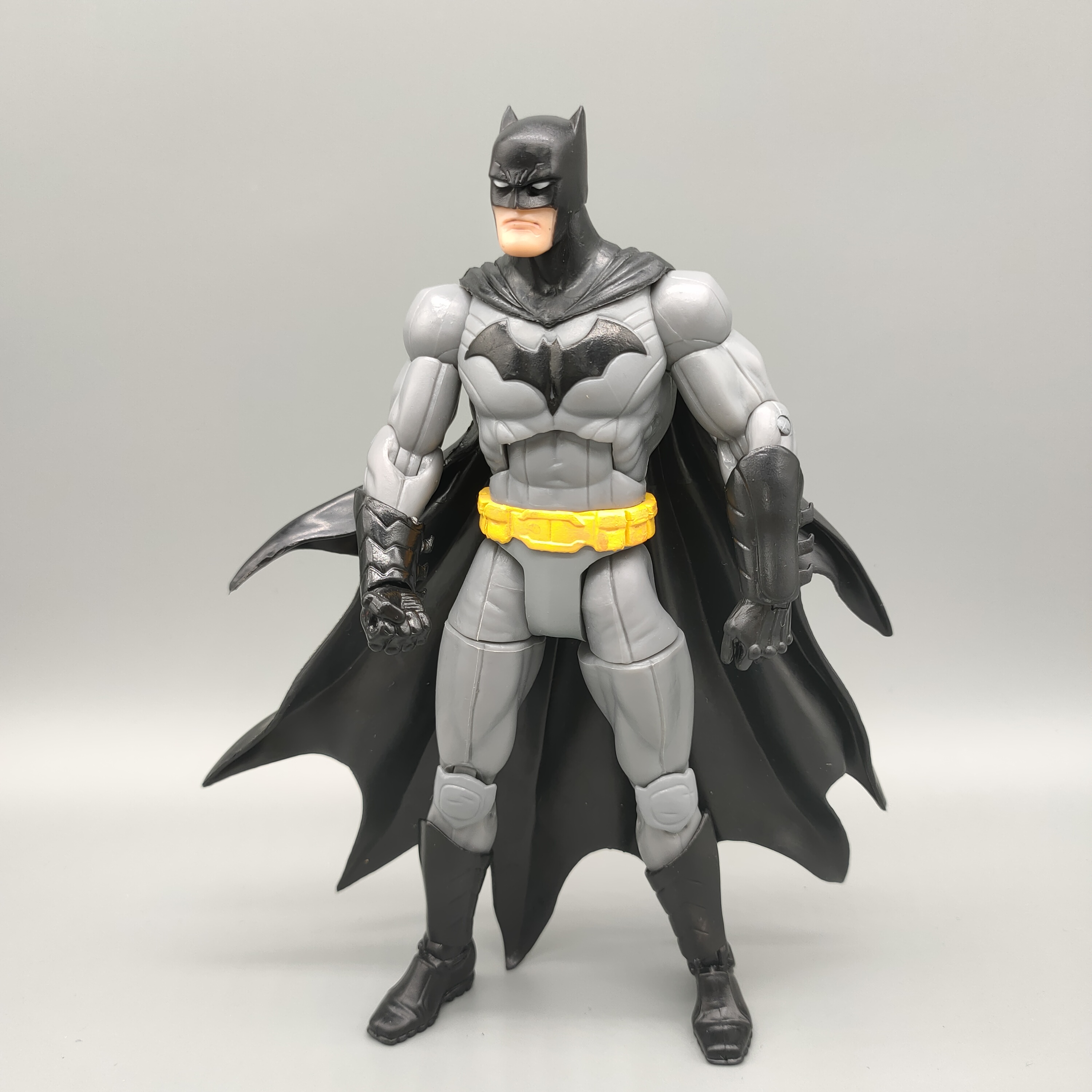 DCC漫画超级英雄蝙蝠侠阿卡姆黑暗骑士布鲁斯韦恩7寸可动人偶模型 - 图0