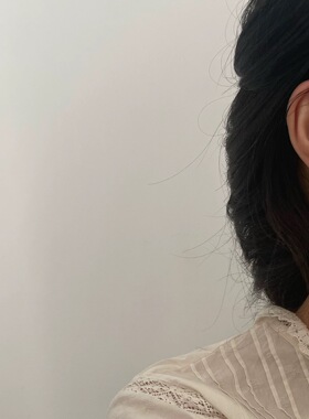 马吉拉玫瑰花小众设计立体银色玫瑰花吊坠项链耳钉精致百搭毛衣链