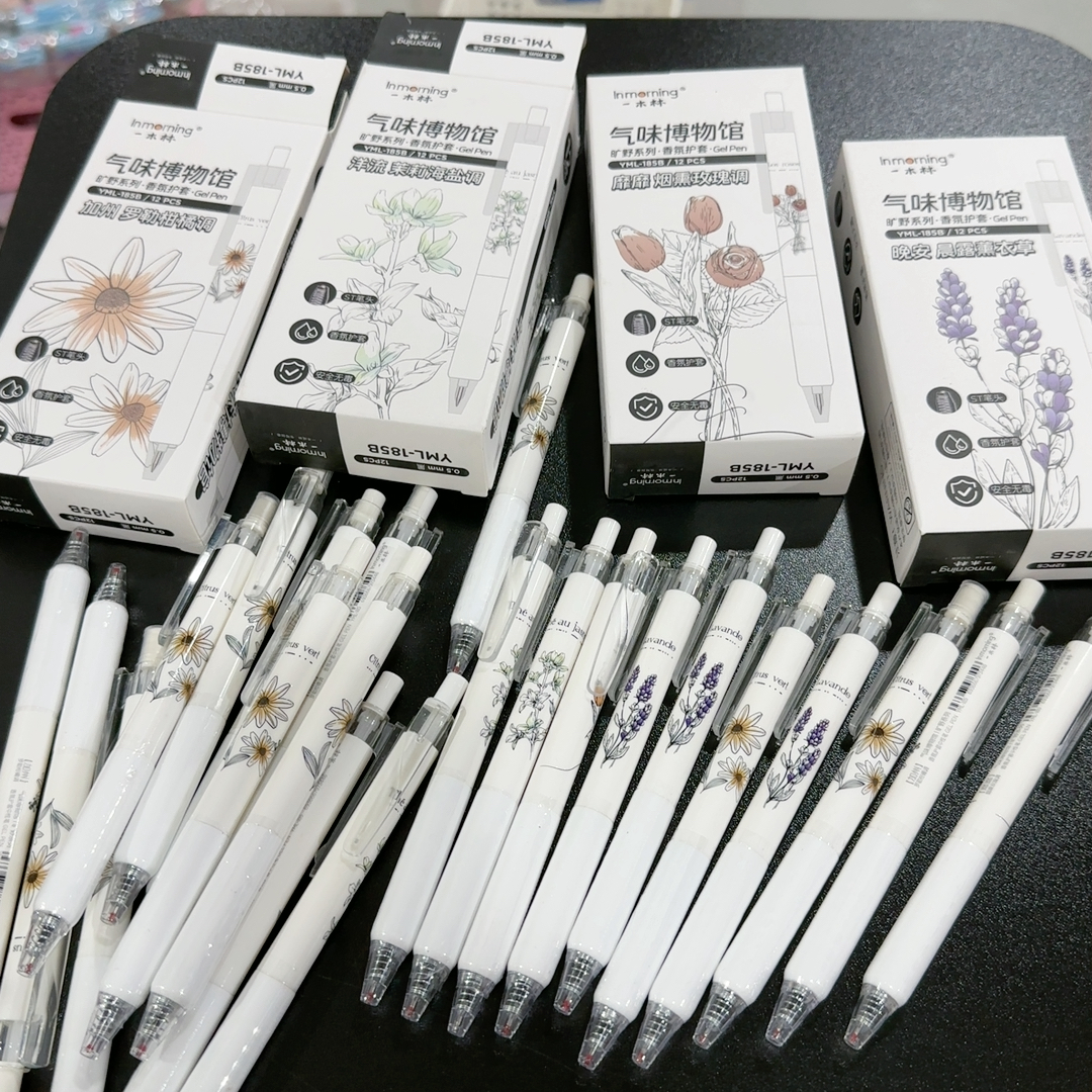 Yimulin scented gel pens 12 pieces, four scents mixed, black 0.5, quick drying, silent