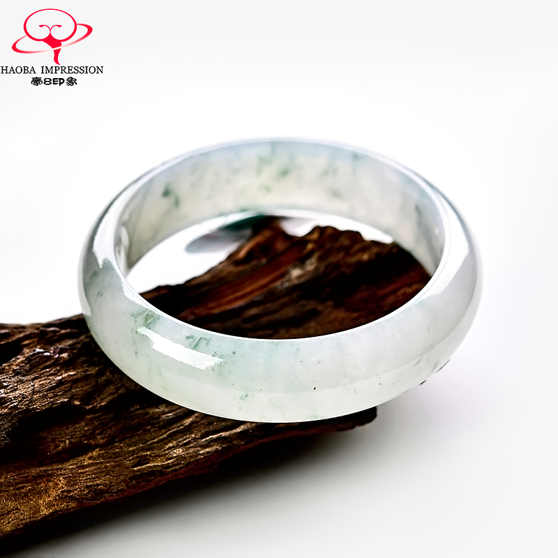 豪8印象m2430天然翡翠淡绿手镯 豪8印象手饰