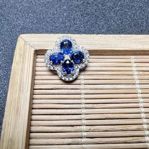 天然斯里兰卡皇家蓝蓝宝石吊坠925银精工镶嵌4乘5矢车菊蓝宝石 - 图1
