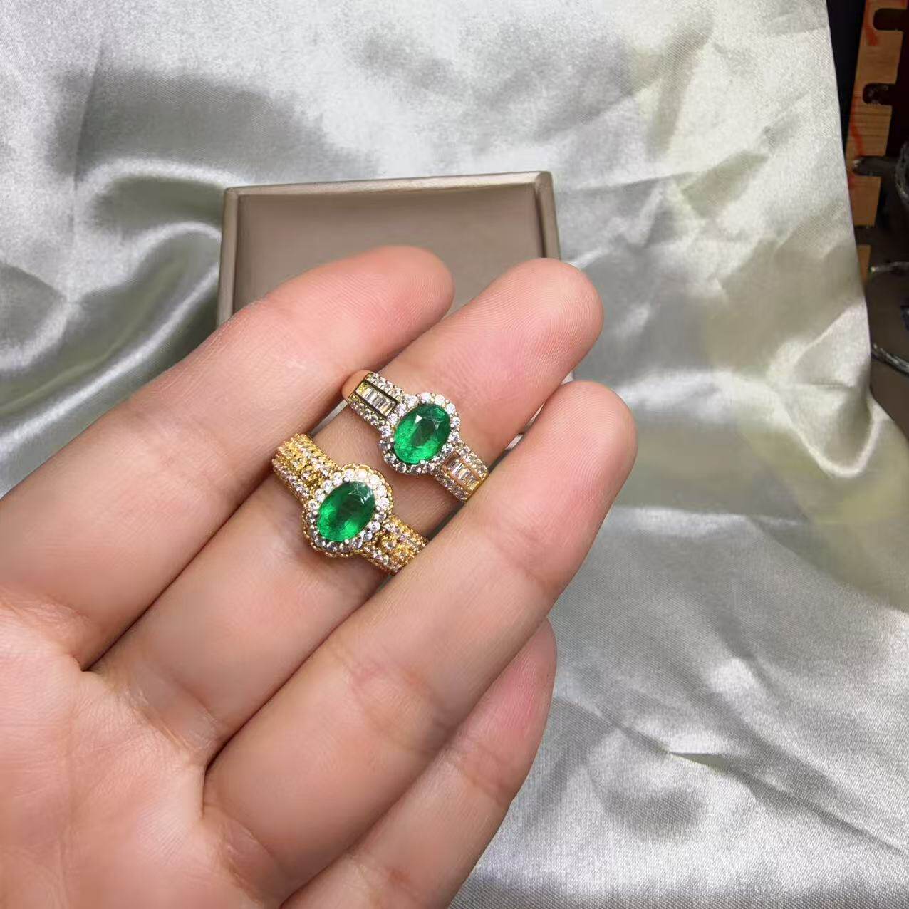 Natural emerald colored gemstone ring 5x7