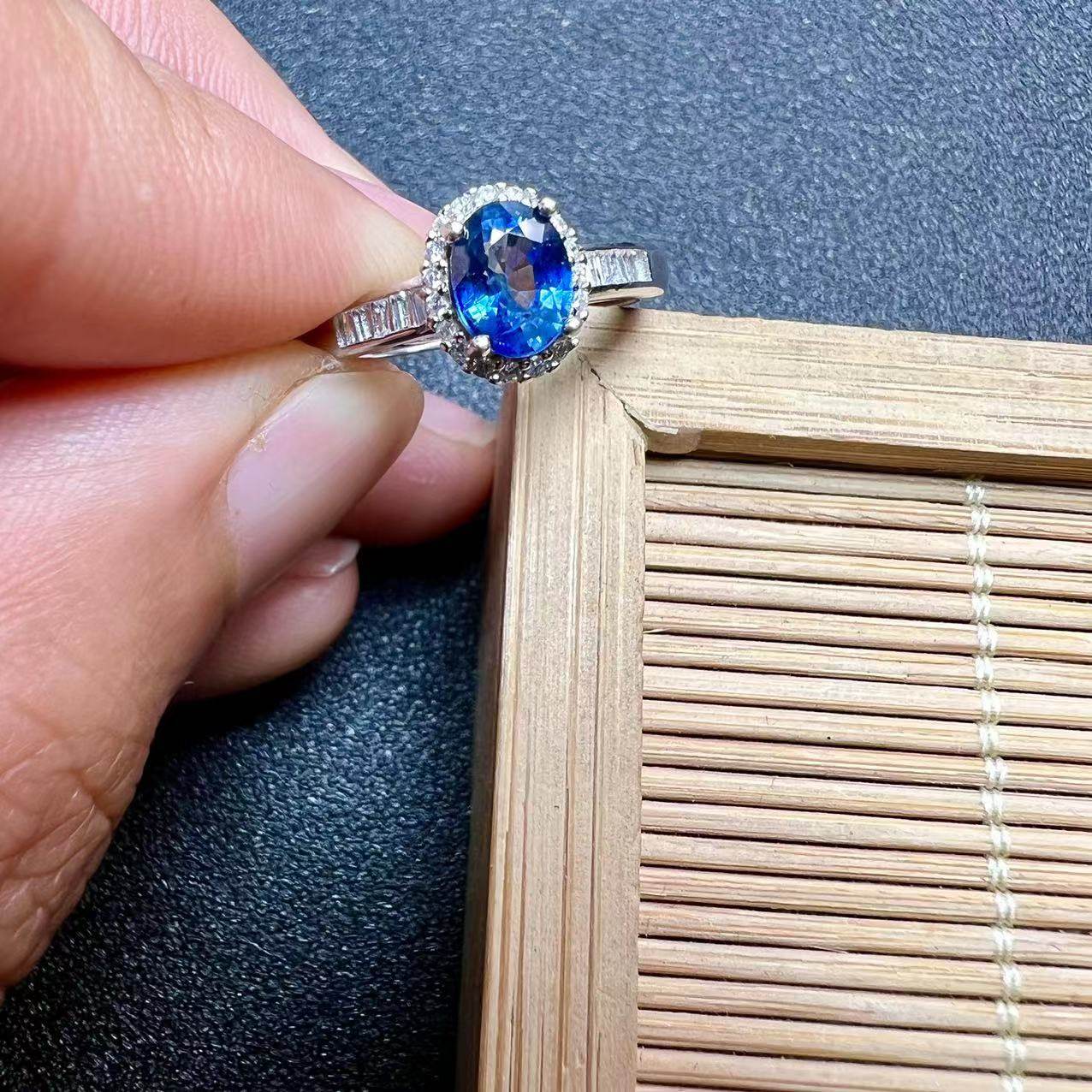 Natural sapphire ring 5 x 7 1 carat 925 silver finely inlaid natural colored gemstone jewelry
