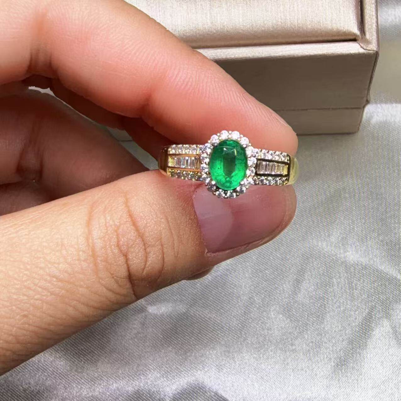 Natural emerald colored gemstone ring 5x7