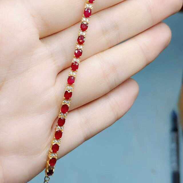 Natural colored ruby ​​Jiuyuan jewelry pigeon blood red