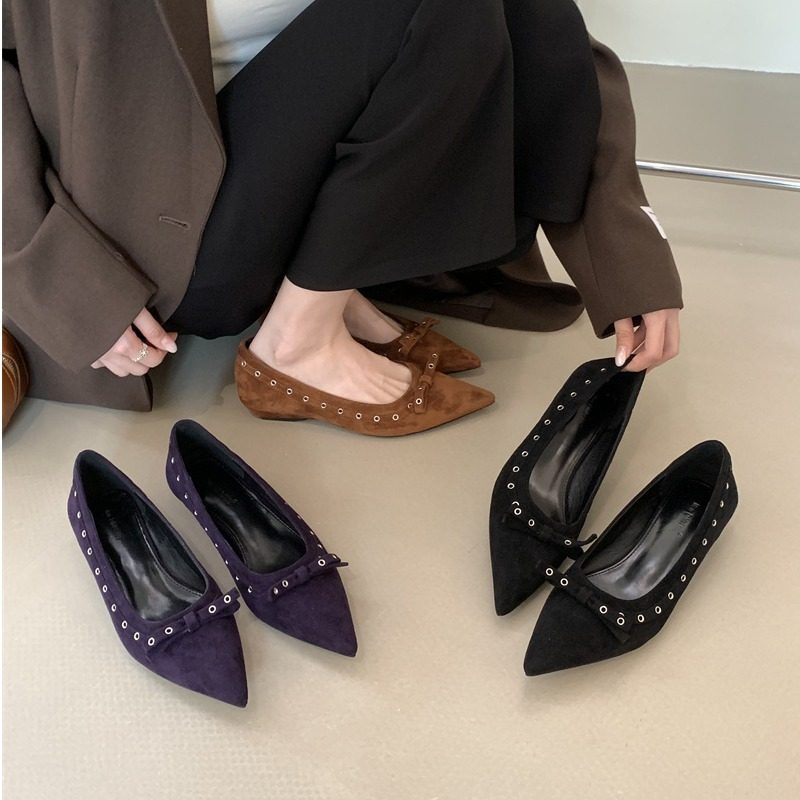 2026早春夏季新款高级平跟通勤粗跟高跟鞋浅口低跟尖头绒面女单鞋,淘宝优惠券,粉丝福利购,淘宝优惠卷