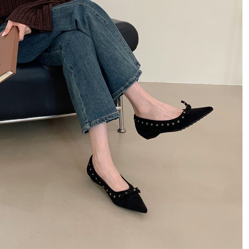 2026早春夏季新款高级平跟通勤粗跟高跟鞋浅口低跟尖头绒面女单鞋,淘宝优惠券,粉丝福利购,淘宝优惠卷