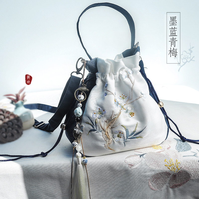 新品斜挎小束口包古风汉服刺绣流苏手提抽绳手机包国风仙女小荷包