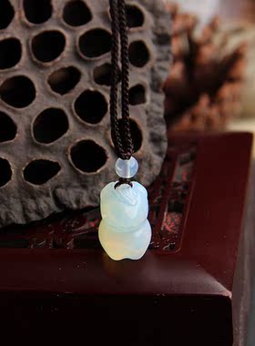 蛋白石小白马挂坠吊坠