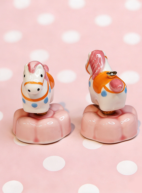 粉色陶瓷马年时来运转车载摆件