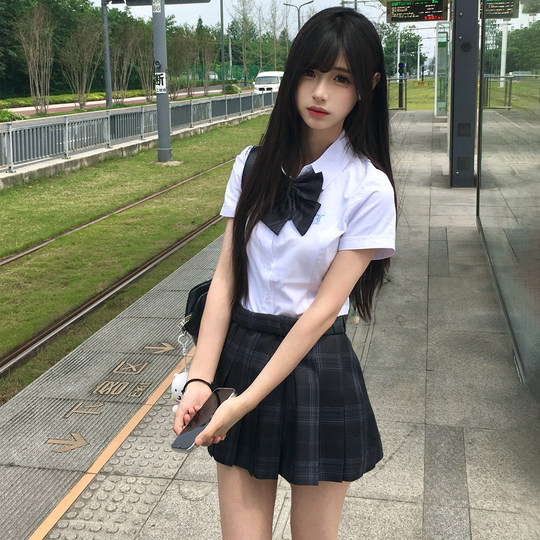 Huaqianzhu Xiaozhichuan White Waist Long Short Sleeve Shirt