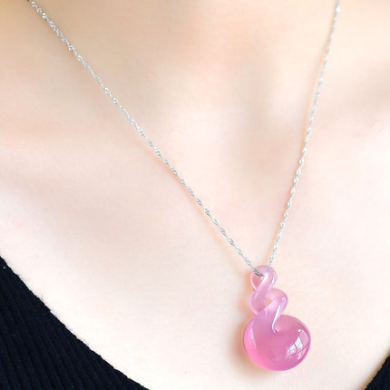 天然绿玉髓时尚送女友礼物项坠 映运珠宝项链