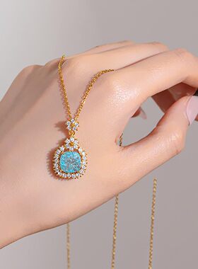 2025年新款礼物绿色冰花锆石项链女不色轻奢感设计感钛钢锁骨