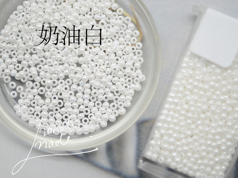 ZZ45 国产纯色实色黑白米珠2mm 百搭 DIY串珠饰品配件 10g盒装 - 图1