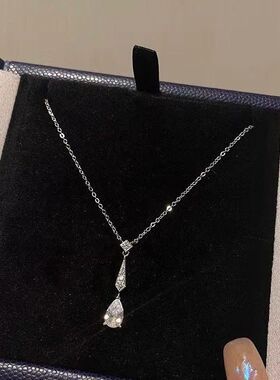 设计感水滴泪轻奢星河菱形锁骨