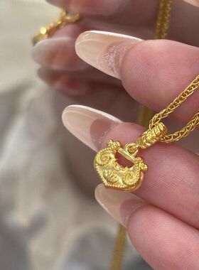 平安气质吊坠金锁沙金莲花小鼻