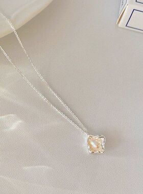 女链不规则ins设计珍珠通勤项链风2024方形简约锁骨小众新款熔岩