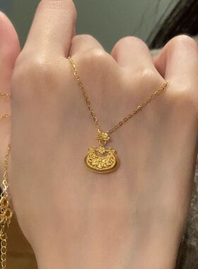 花丝饰品批发轻奢锁包新款设计2026金色精致如意项链锁骨链风小众