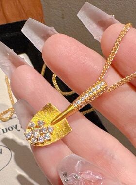 小女友女轻奢锁骨铲子金铲高级铲镶项链设计锆石链小众吊坠颈链送