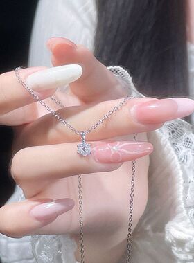 链花朵圣诞节锆石锁骨吊坠秋冬新款雪花礼物项链女轻奢气质通勤