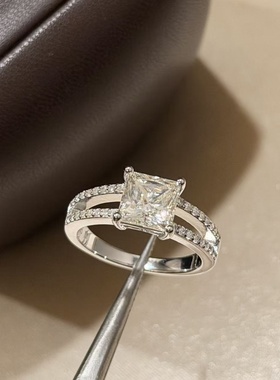 设计师s925纯银 爆闪正方钻戒双排钻设计感感仿真钻微黄精致