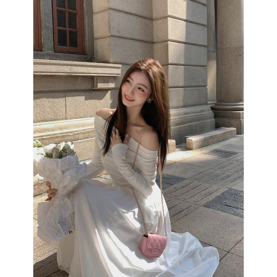 French one-shoulder knitted dress