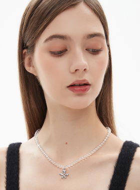 AWE王天意同款花朵白水晶项链女