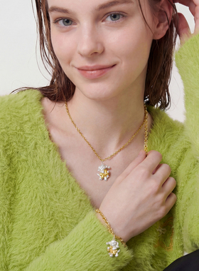 AWE新年穿搭招财大耳狗金色项链