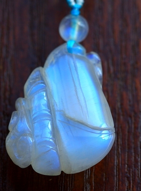 ◆吉祥如意◆大规格！精品蓝光潋滟月光石双面精雕祥龙挂件