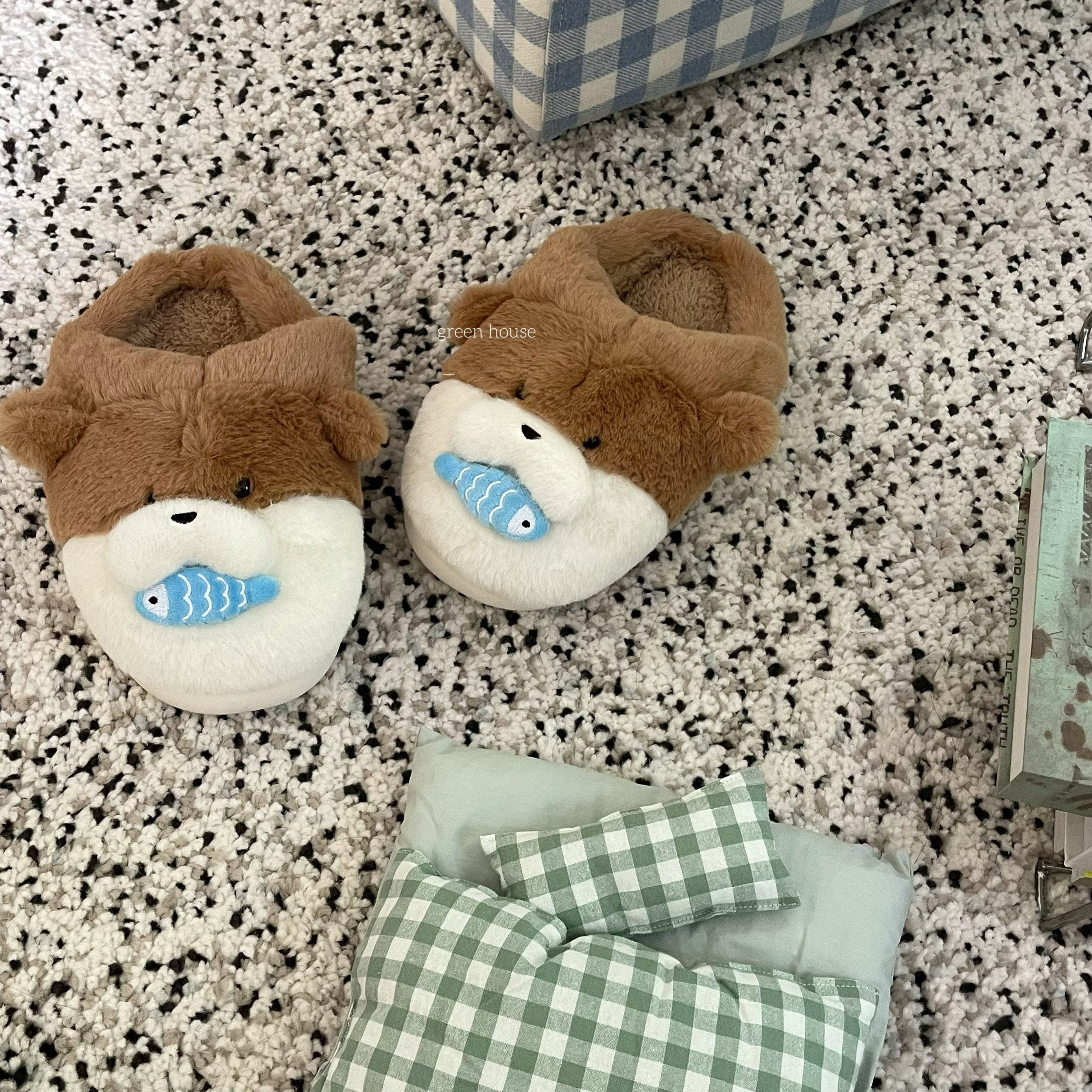 green house * 出口外贸熊吃鱼毛绒加厚底防水家居拖鞋,淘宝优惠券,粉丝福利购,淘宝优惠卷