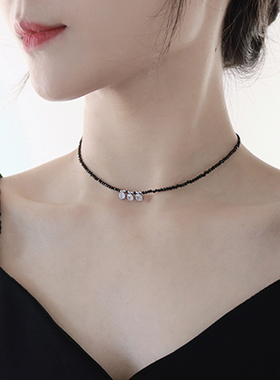 三颗锆石挂坠黑水晶细颈链精致感