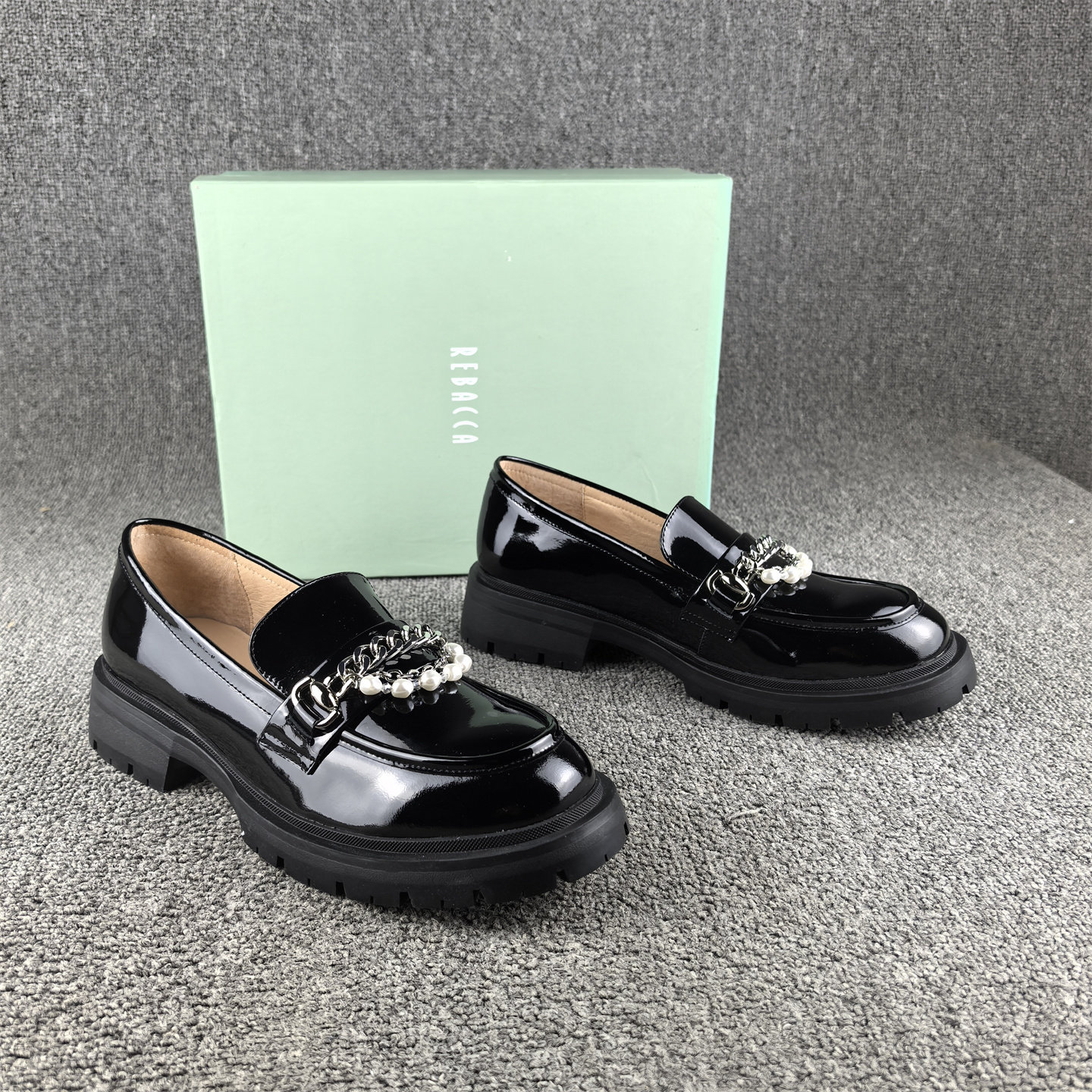 正品撤柜REBACCA/瑞贝卡女鞋春秋款圆头低跟套脚牛漆皮乐福鞋女,淘宝优惠券,粉丝福利购,淘宝优惠卷