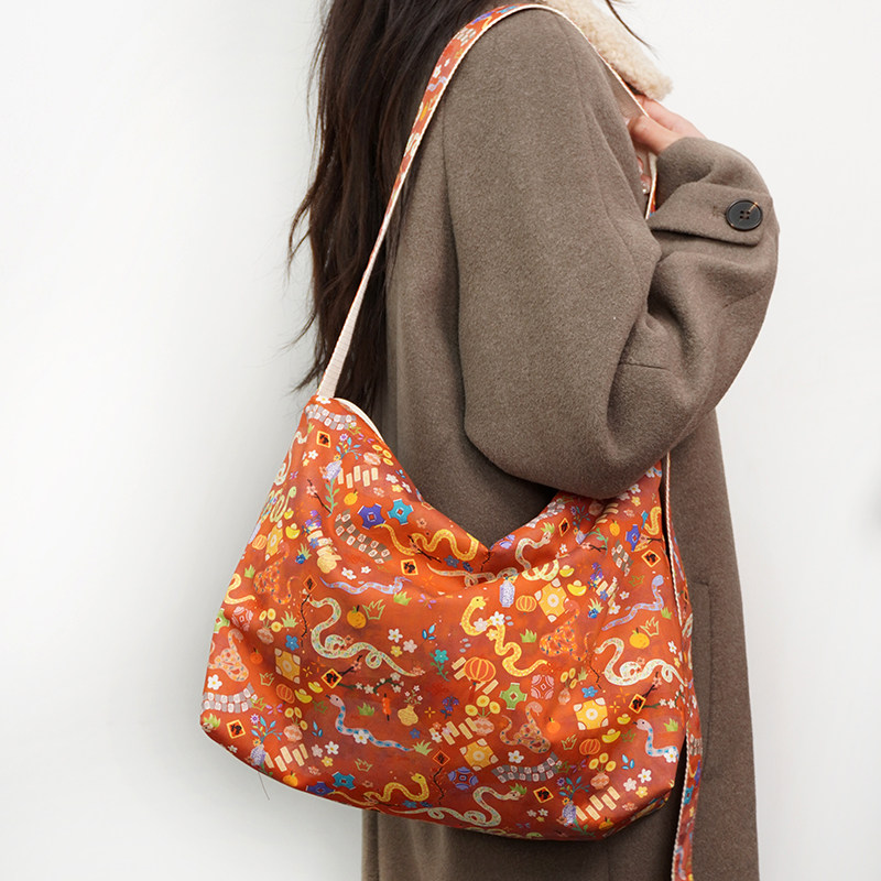 liberty印花斜挎包蛇年限定高级感可调节肩带款腋下包通勤单肩包,淘宝优惠券,粉丝福利购,淘宝优惠卷